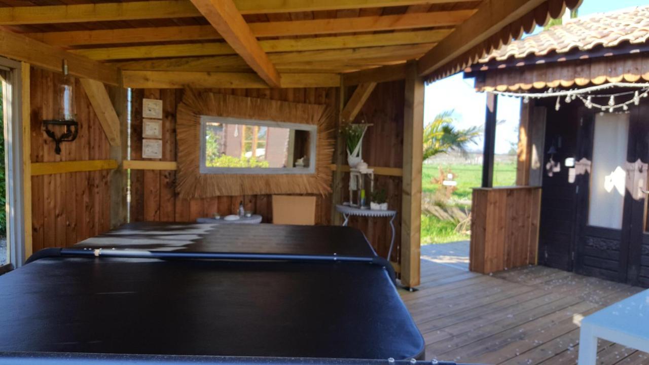 Fronsac  Le Bassin Du Tertre Bed & Breakfast エクステリア 写真